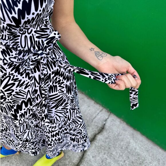 NWT Nooworks Zig Zag wrap dress medium - Picture 4 of 9